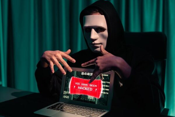 The Shocking UK Scam: How One Criminal Stole $650,000 from Over 250 Twitter Users